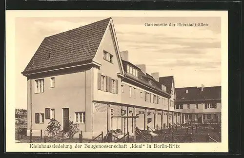 AK Berlin-Britz, Kleinhaussiedlung der Baugenossenschaft \"Ideal\", Gartenseite der Eberstadt-Allee