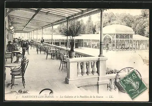 AK Martigny-les-Bains, vue des galeries et du pavillon de la source