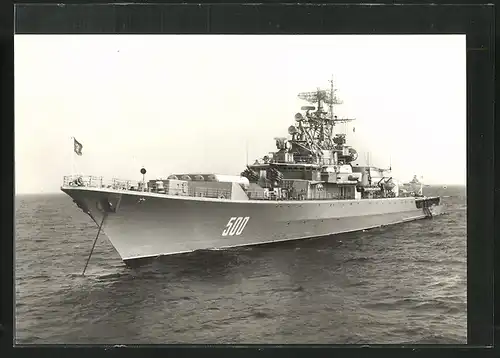 Foto-AK Baltische Rotbannerflotte, Kriegsschiff UAW - U-Boot-Abwehr-Schiff Storoschewoi der UDSSR, Kennung 500