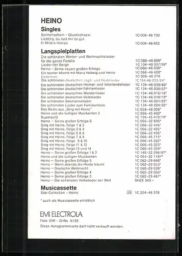 AK Musiker Heino mit kariertem Hemd, Rollkragenpullover und Sonnenbrille