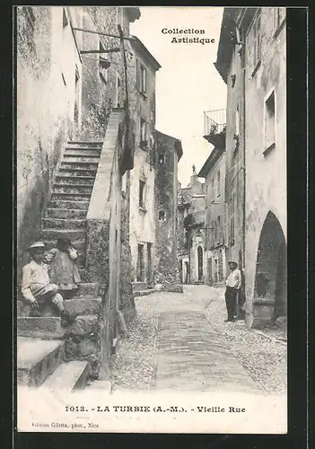 AK La-Turbie, vieille rue, Kinder sitzen auf Treppe