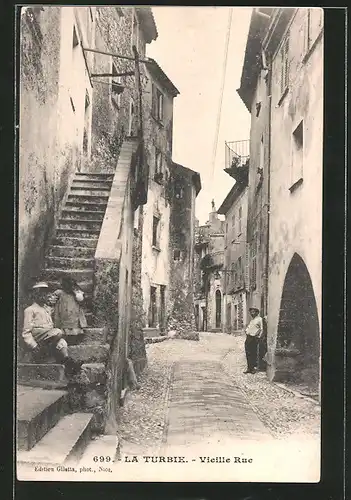 AK La-Turbie, vieille rue, Kinder sitzen auf Treppe