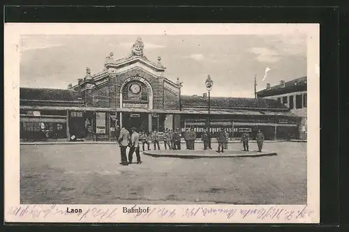 AK Laon, Blick zum Bahnhof, Deutsche Militär-Eisenbahn