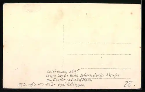 Foto-AK Waiblingen, Leichenzug 1915, Lange Strasse Ecke Schorndorfer Strasse am Gasthaus Waldhorn