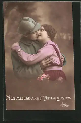 Fotomontage-AK Mes meillures Tenderesses, Soldat mit Adrianhelm küsst Mädchen