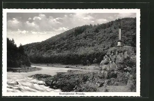 AK Svatojánské Proudy, Denkmal am Fluss