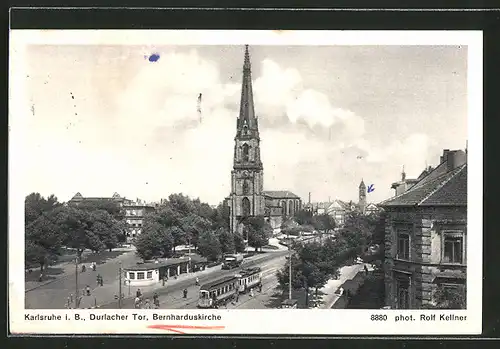 AK Karlsruhe, Durlacher Tor mit Bernarduskirche und Strassenbahn