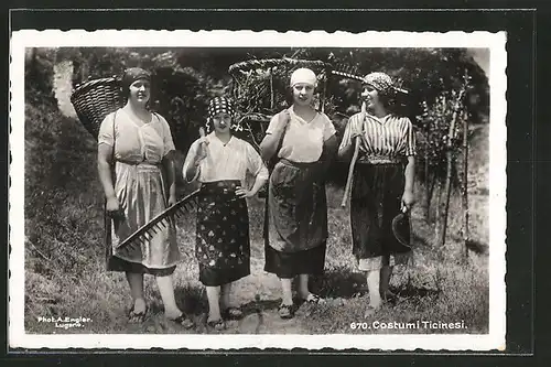 Foto-AK hübsche Bauernmädchen tragen Tessiner Tracht
