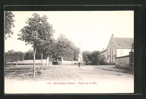 AK Brie Comte Robert, Place de la Fête, Garcon en vélo