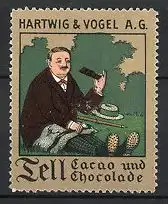 Reklamemarke Tell Kakao & Schokolade, Hartwig & Vogel AG, Wanderer isst Schokolade