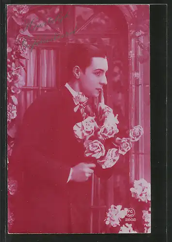 Foto-AK P.C.Paris 2902: Mann hält einen Strauss Rosen in den Händen