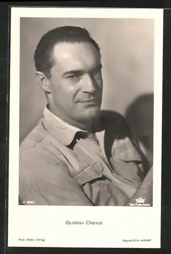 AK Schauspieler Gustav Diessl im Hemd posierend