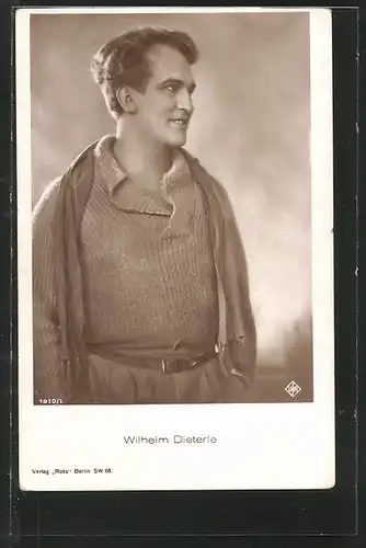 AK Schauspieler Wilhelm Dieterle mit Schal posierend