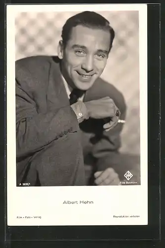 AK Schauspieler Albert Hehn mit Zigarette