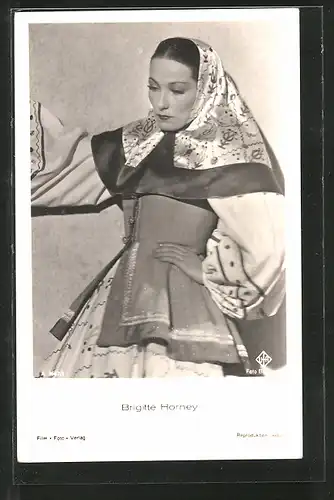 AK Schauspielerin Brigitte Horney in einem Kostüm
