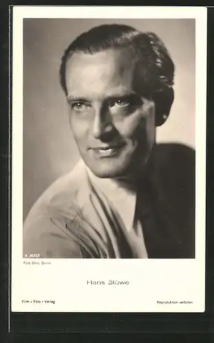 AK Schauspieler Hans Stüwe im Hemd posierend