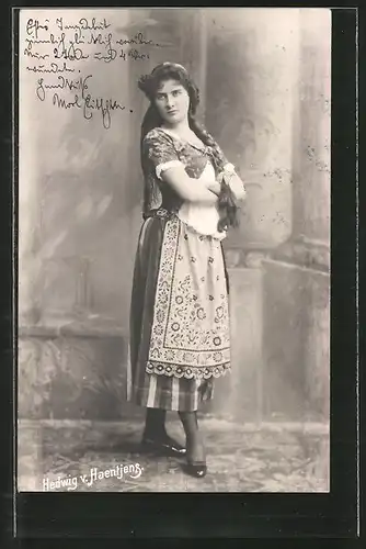 AK Schauspielerin Hedwig von Haentjenz im Kleid posierend