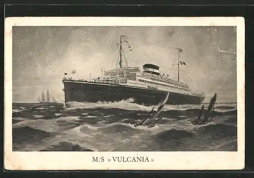 AK Passagierschiff MS Vulcania auf See, Segelschiff, Segelboote