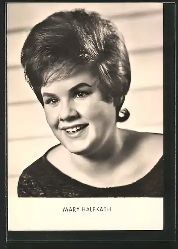 AK Schauspielerin Mary Halfkath lächelnd zur Seite blickend