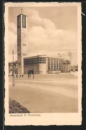 AK Dortmund, St. Nicolaikirche mit Passanten, Bauhaus