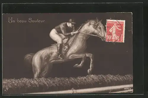 AK Un beau Sauleur, Jockey springt mit seinem Pferd über ein Hindernis, Frauen bilden einen Pferdekörper, Metamorphose