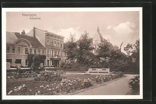 AK Neuruppin, Schulplatz mit Cafe Konditorei Langermann