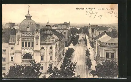 AK Königgrätz / Hradec Kralove, Pospisilova trida, Strassenpartie mit Synagoge