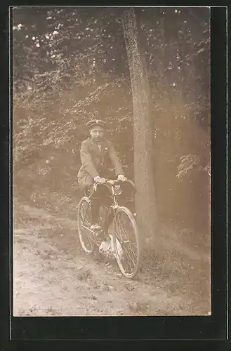 Foto-AK junger Radfahrer auf seinem Fahrrad