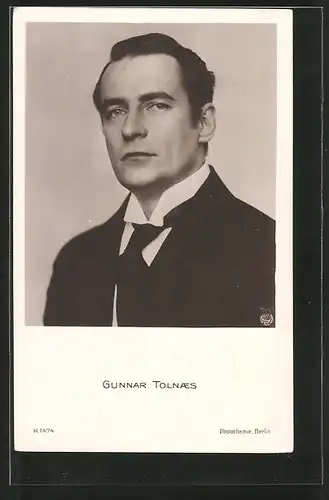 AK Schauspieler Gunnar Tolnaes im Anzug posierend