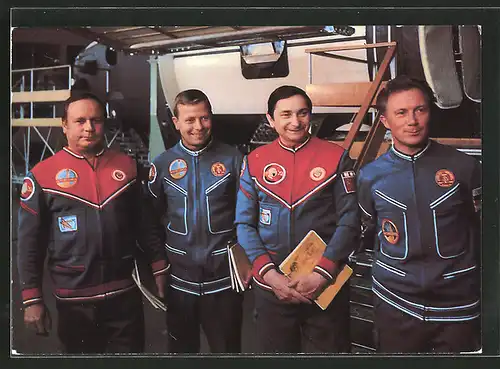 AK Gemeinsamer Kosmosflug UdSSR/ DDR, Kosmonauten Jähn, Bykowski, Kölnner und Gorbatko bei der Vorbereitung