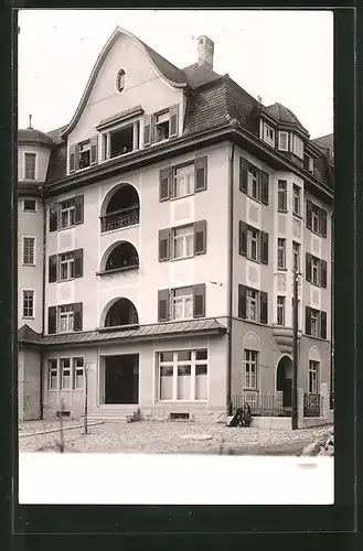 AK Zürich, Blick auf ein mehrstöckiges Haus