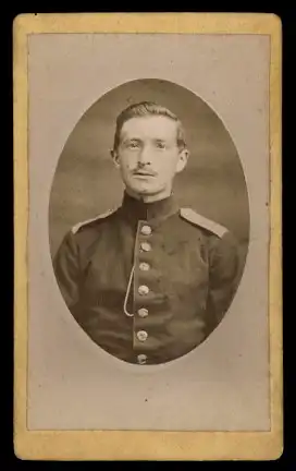 Fotografie J. Ducas Mulhouse, Portrait Soldat in Uniform mit Schulterstück