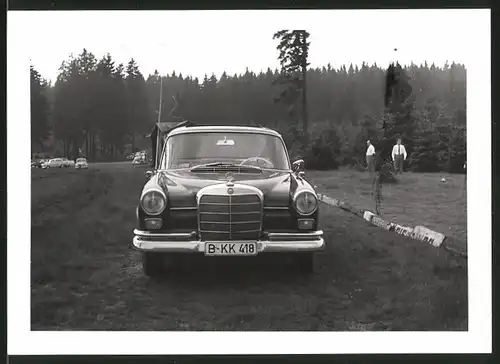 Fotografie Auto Mercedes Benz, Limousine mit Faltdach