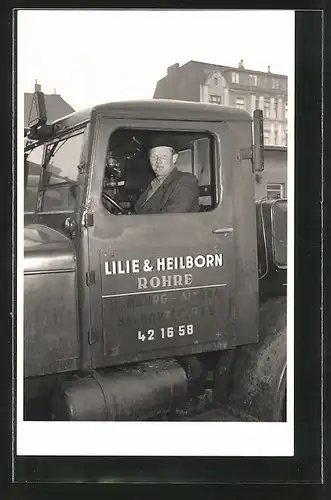 Foto-AK Lastkraftwagen, LKW der Firma Lilie & Heilborn Rohre Hamburg-Altona