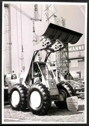 Fotografie Radlader Liebherr Elefant Typ 90, Baumaschine auf einer Ausstellung für Nutzfahrzeuge