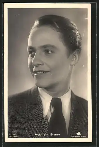 AK Schauspieler Hermann Braun im Anzug porträtiert
