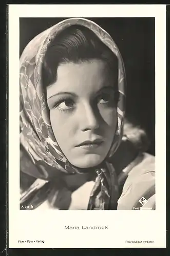 AK Schauspielerin Maria Landrock mit Kopftuch posierend