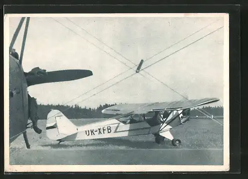 AK Lietadlo Piper Cub, Propeller-Flugzeuge auf der Startbahn