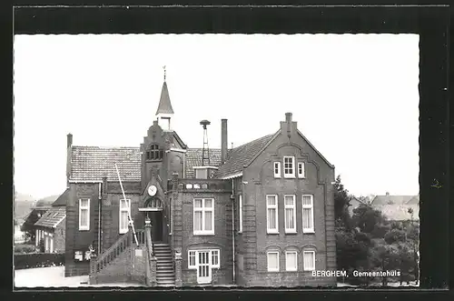 AK Berghem, Gemeentehuis, Gemeindehaus