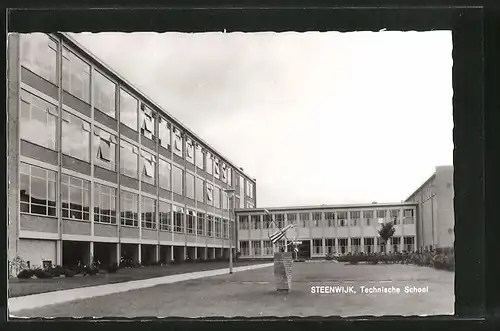 AK Steenwijk, Technische School mit Innenhof