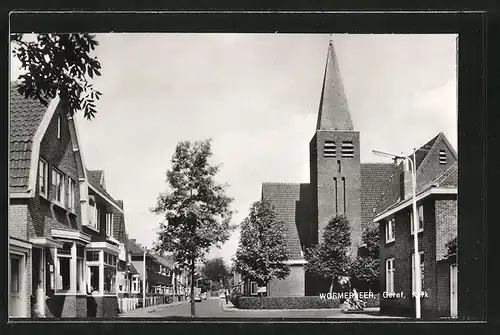 AK Wormerveer, Geref. Kerk, Strassenpartie mit Kirche