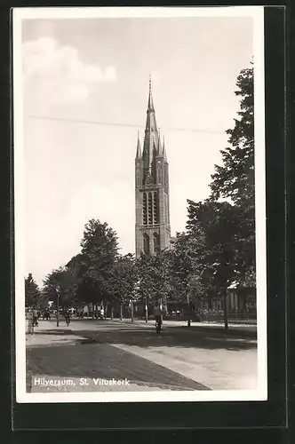 AK Hilversum, St. Vituskerk, Blick zur Kirche