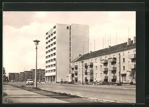 AK Weissenfels, Merseburger Strasse mit Hochhaus