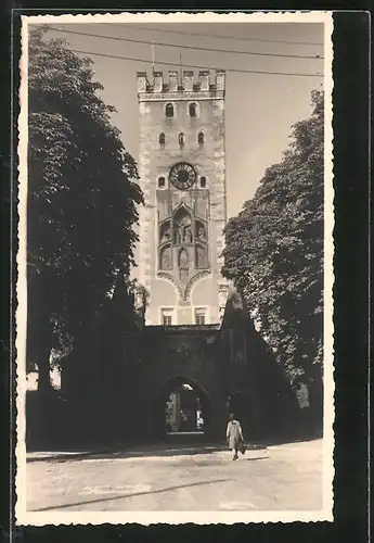 AK Landsberg, Strassenpartie an einem Turm-Tor