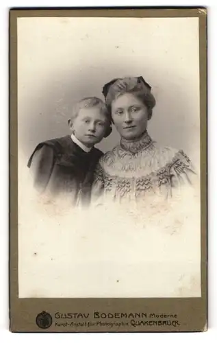 Fotografie Gustav Bodemann, Quakenbrück, Portrait Mutter und Sohn