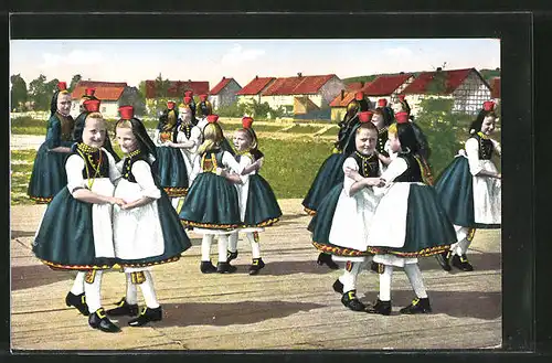 AK Hessische Trachten, Schwälmer Mädchen beim Tanz