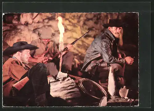 AK Karl May, Eine Szene aus Winnetou II, Streng bewachen drei Banditen die Gefangenen