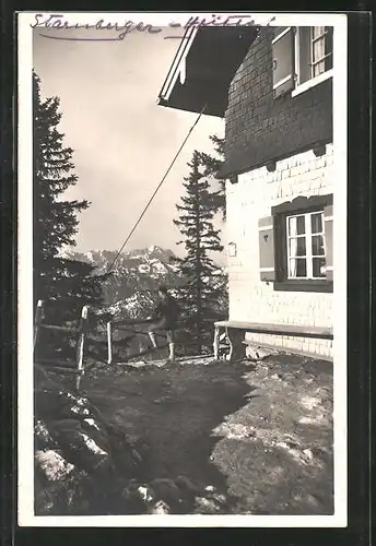 Foto-AK Starnberger-Hütte, Teilansicht mit Besucher