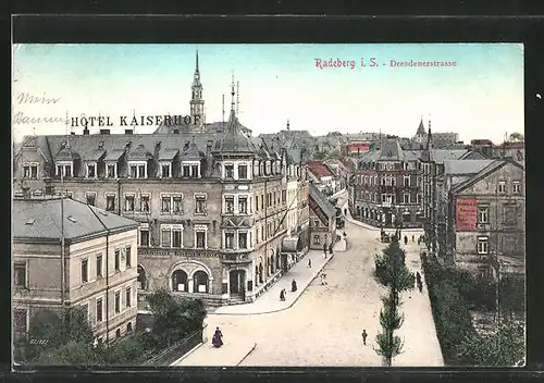 AK Radeberg, Dresdner Strasse mit Hotel Kaiserhof
