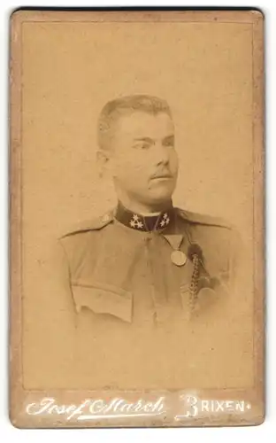 Fotografie Josef March, Brixen, Portrait österr. Soldat mit Orden und Kordeln